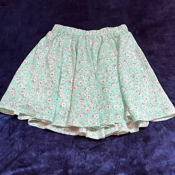 🩵💐🌸Teal floral circle skirt🩵💐🌸 - Picture 1 of 2